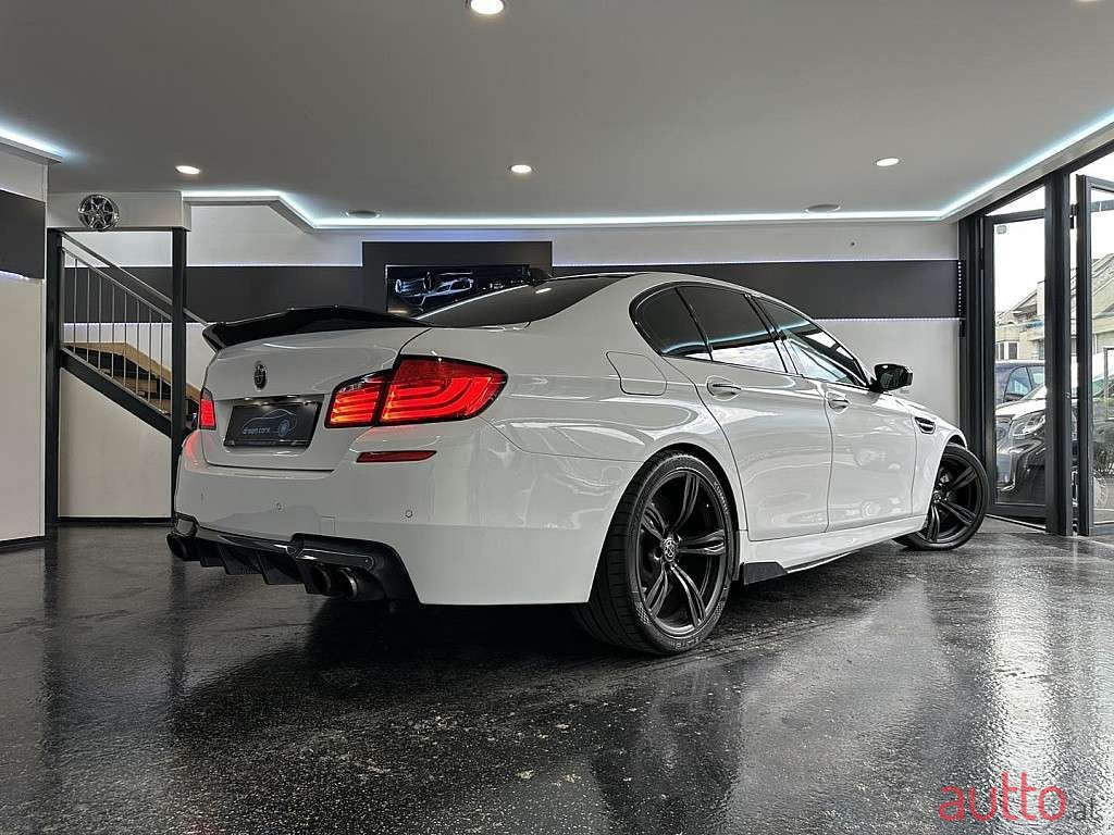 2013' BMW 5Er-Reihe photo #2