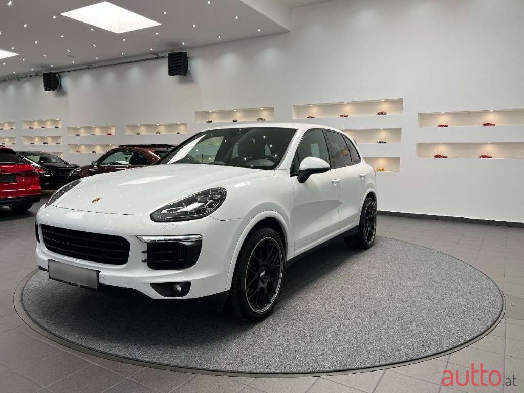 2017' Porsche Cayenne photo #1