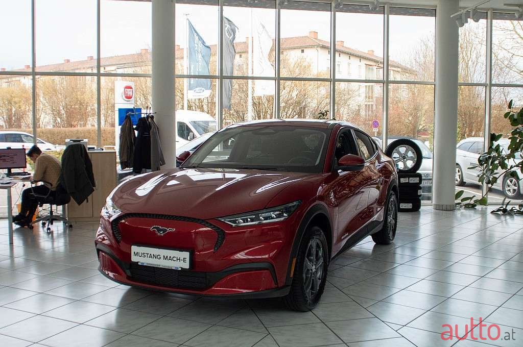 2022' Ford Mustang Mach-E photo #2