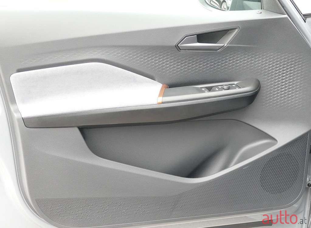 2023' Cupra Born photo #5