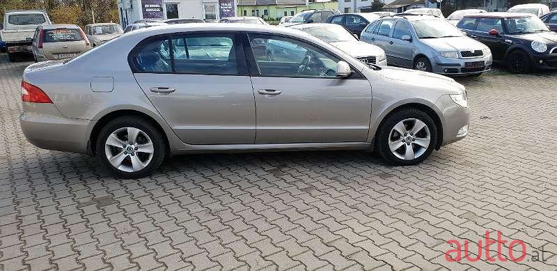 2013' Skoda Superb photo #5