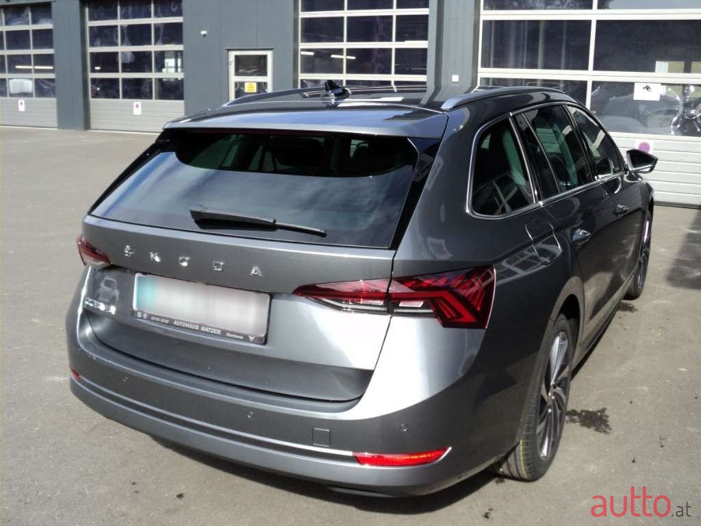 2023' Skoda Octavia photo #3