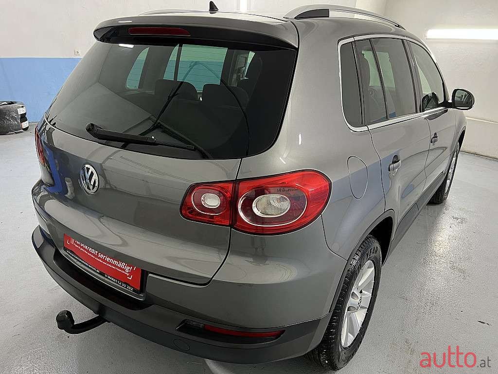 2009' Volkswagen Tiguan photo #5