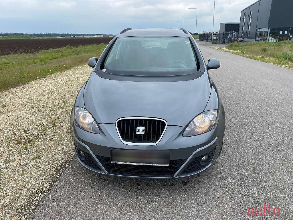 2013' SEAT Altea XL photo #2