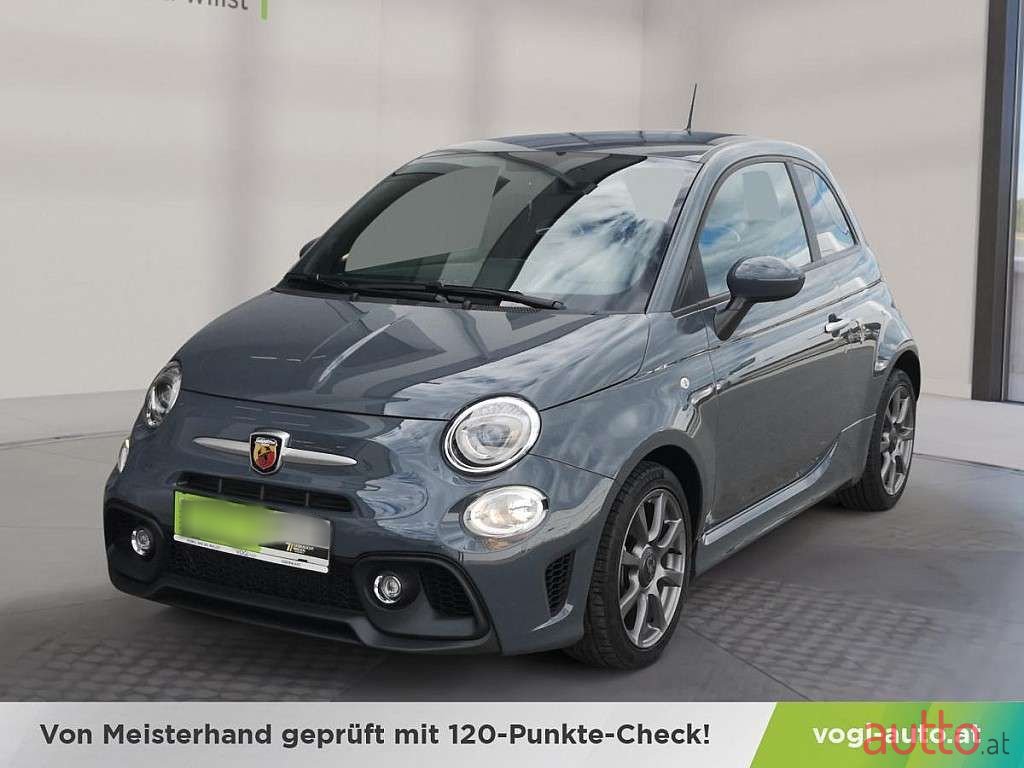 2021' Fiat 500 Abarth photo #1