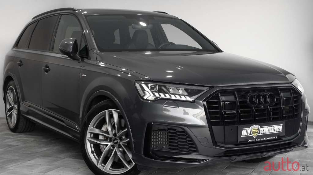 2021' Audi Q7 photo #3