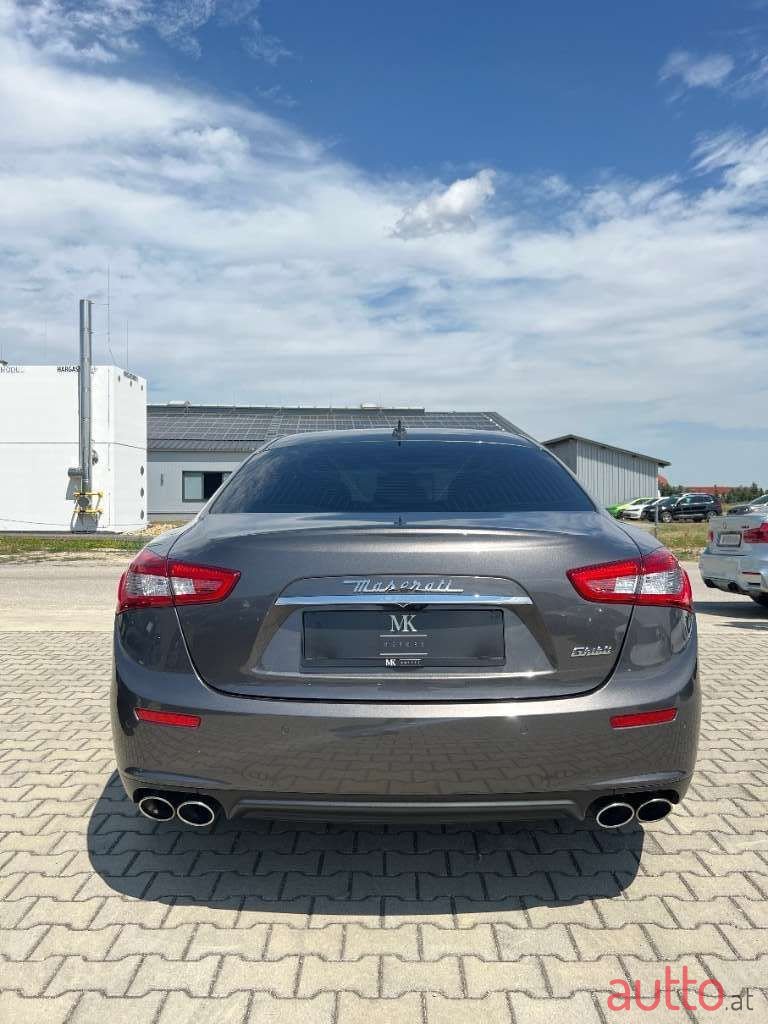 2014' Maserati Ghibli photo #5