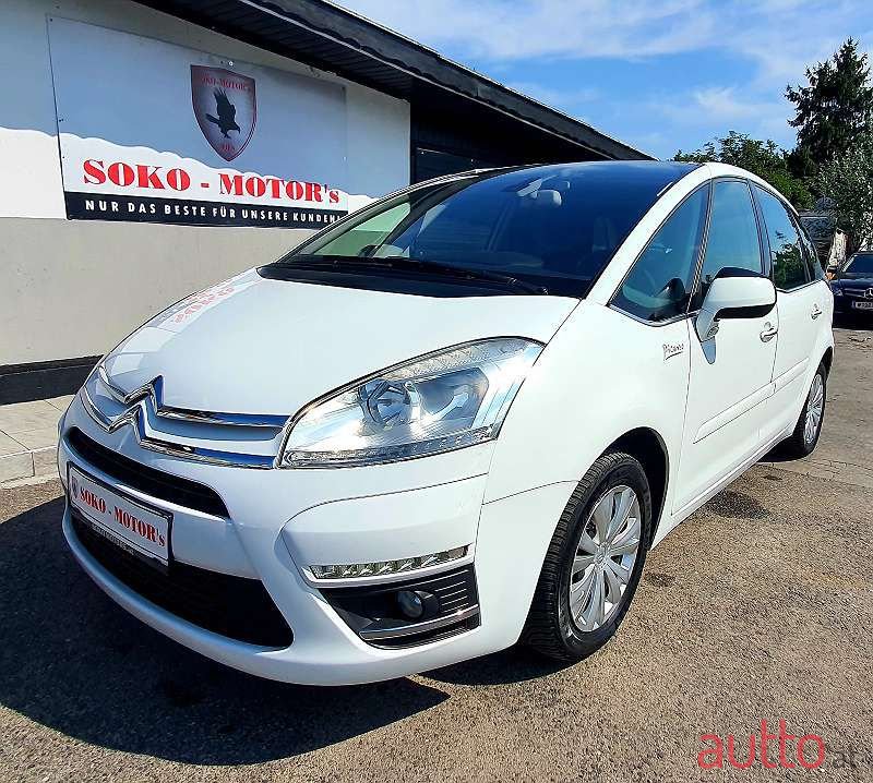 2013' Citroen C4 Picasso photo #1