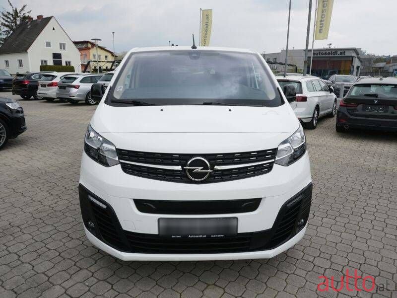 2021' Opel Zafira photo #2