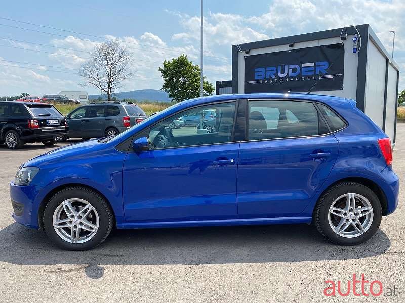 2009' Volkswagen Polo photo #3