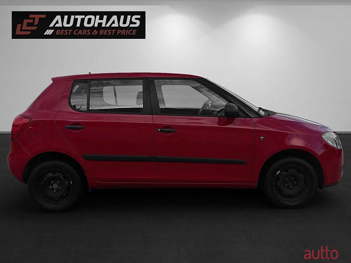 2009' Skoda Fabia photo #4