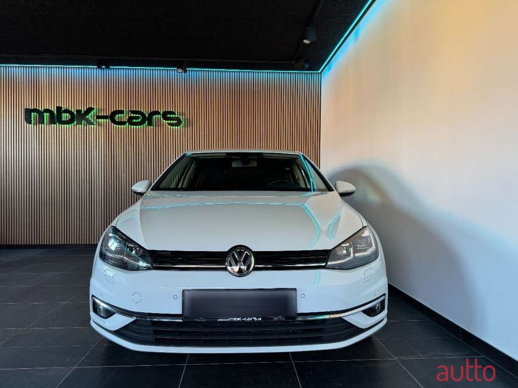 2017' Volkswagen Golf photo #5