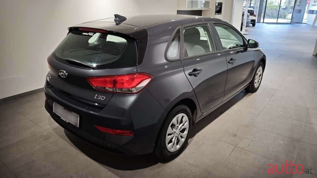 2021' Hyundai i30 photo #4