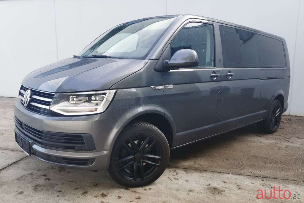 2016' Volkswagen Caravelle photo #1