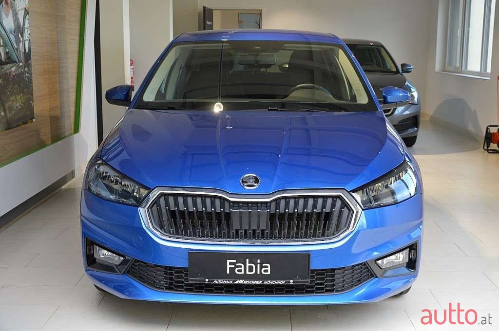 2022' Skoda Fabia photo #2