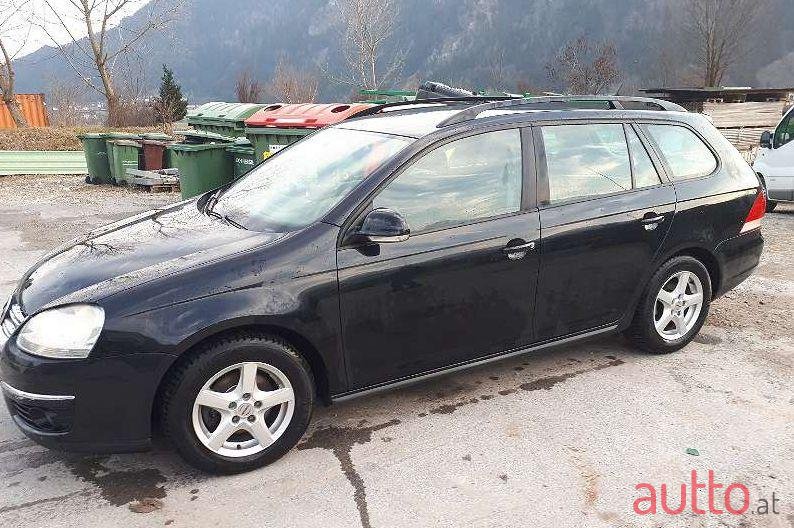 2008' Volkswagen Golf photo #1