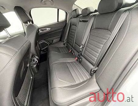 2021' Alfa Romeo Giulia photo #5