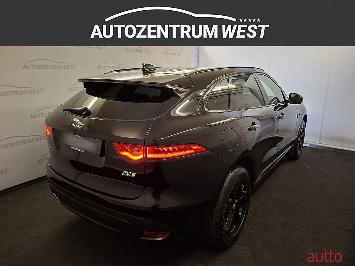 2019' Jaguar F-Pace photo #5