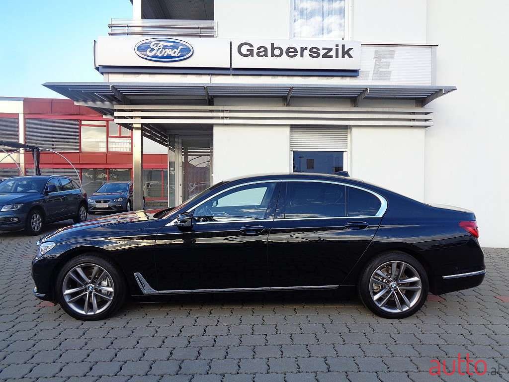 2017' BMW 7Er-Reihe photo #2