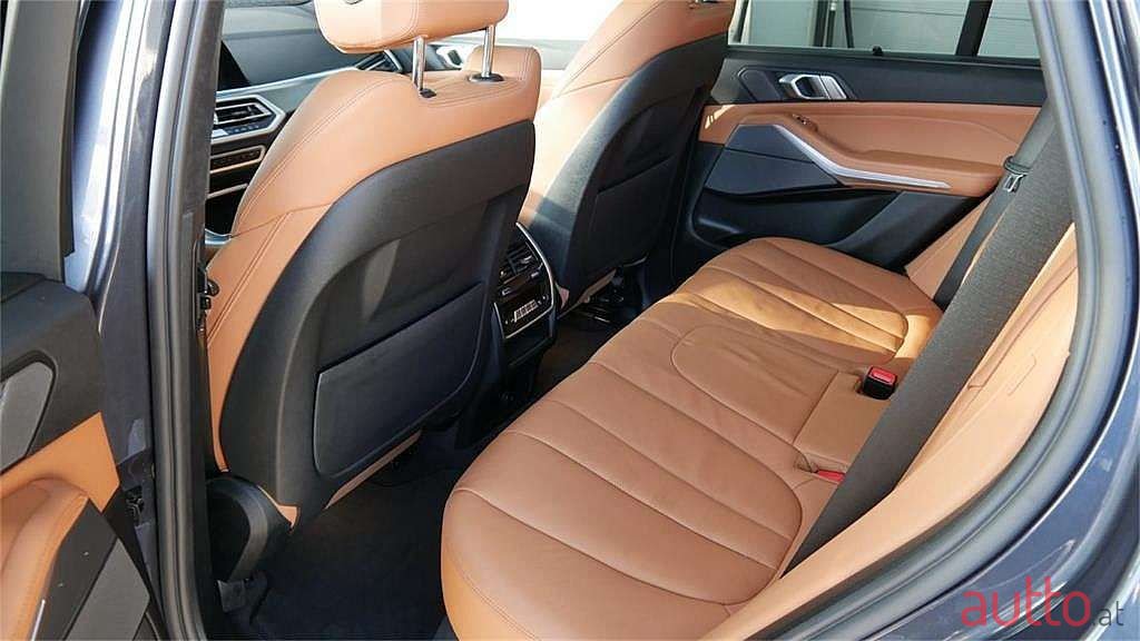 2021' BMW X5 photo #5