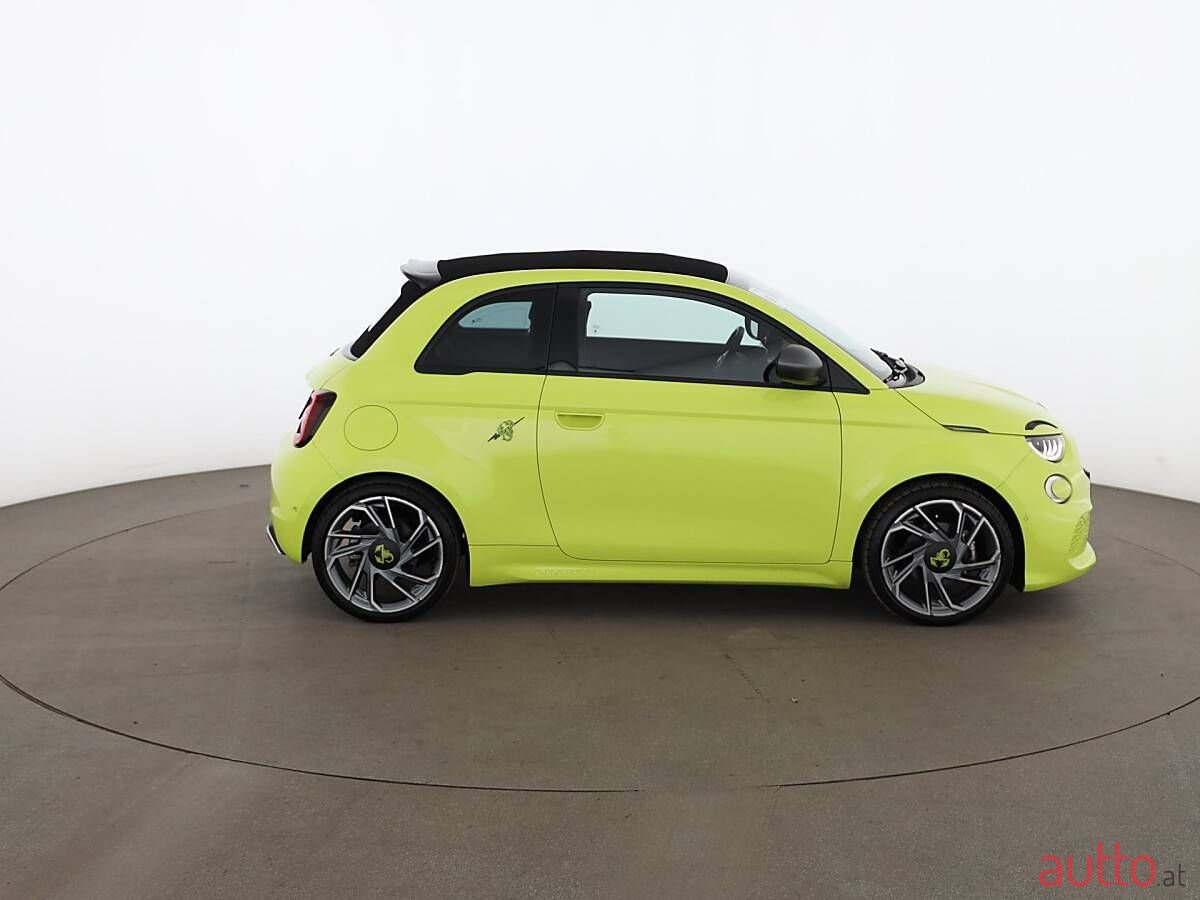 2023' Fiat 500 Abarth photo #3