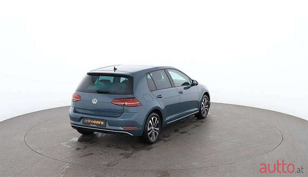 2019' Volkswagen Golf photo #3