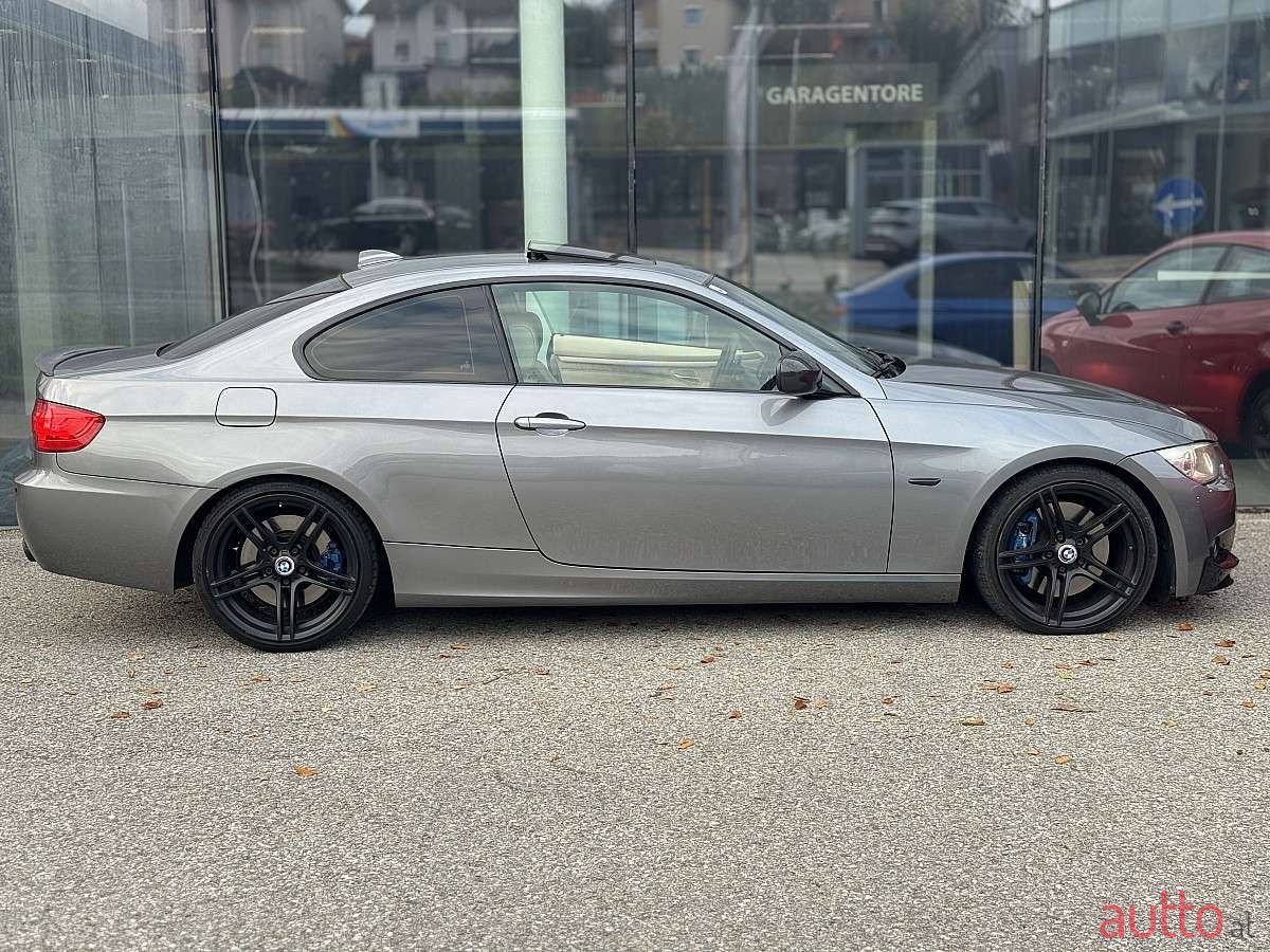 2011' BMW 3Er-Reihe photo #5