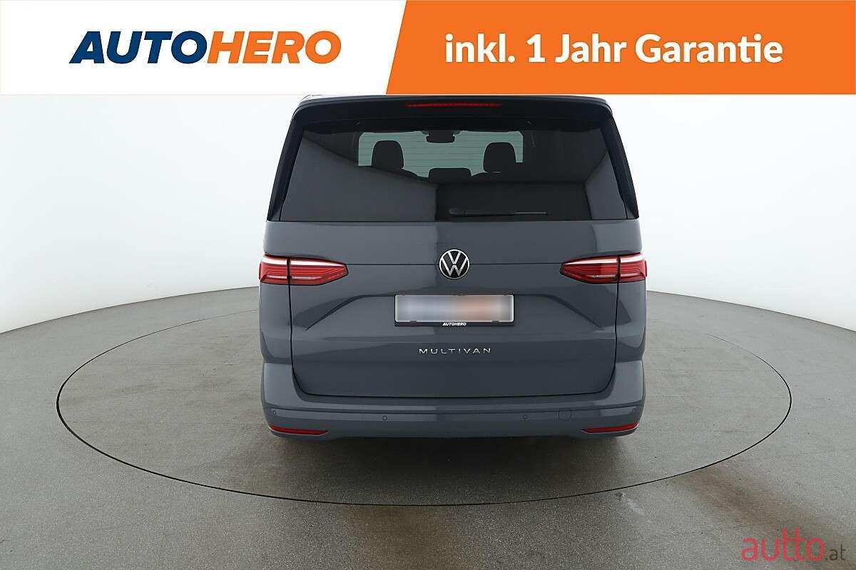 2023' Volkswagen Multivan photo #4