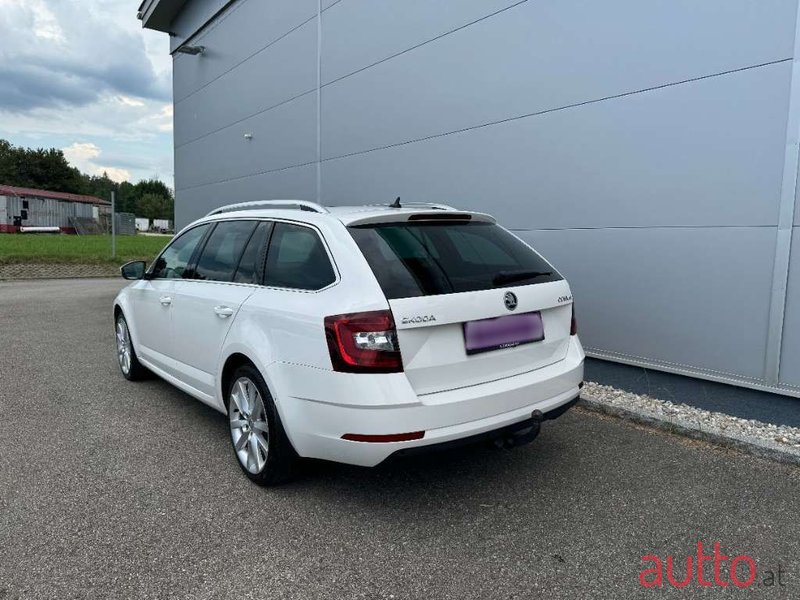 2020' Skoda Octavia photo #5