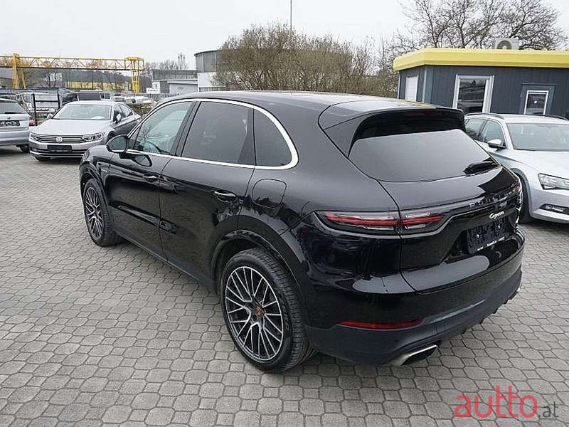 2018' Porsche Cayenne photo #5