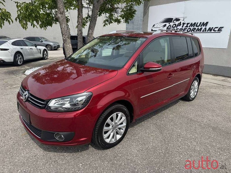 2012' Volkswagen Touran photo #1