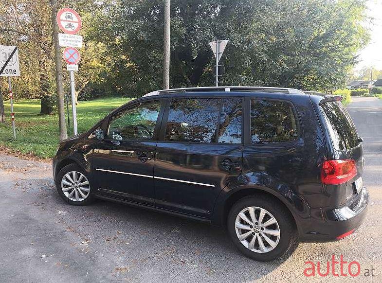 2013' Volkswagen Touran photo #1