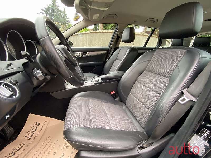 2011' Mercedes-Benz C-Klasse photo #6