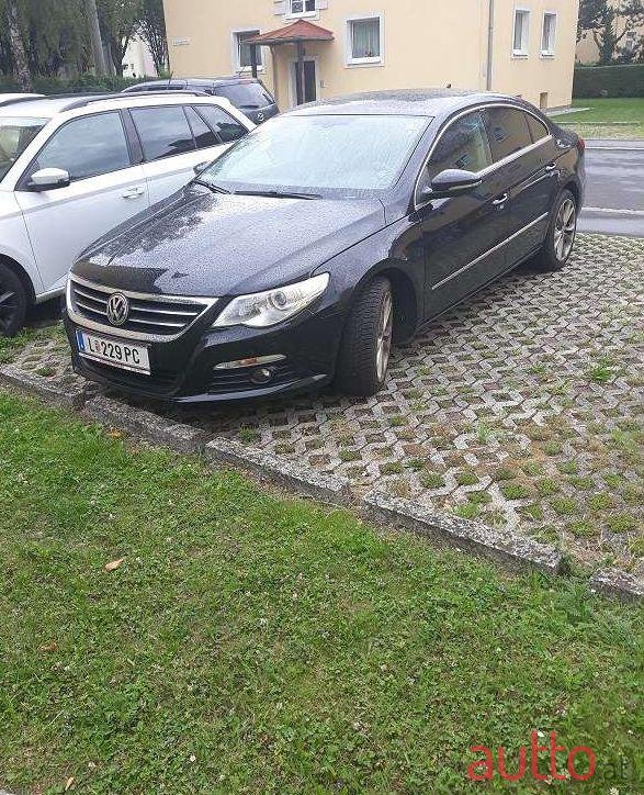 2009' Volkswagen Passat photo #1