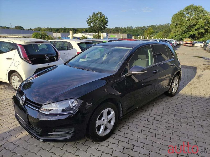 2014' Volkswagen Golf photo #2