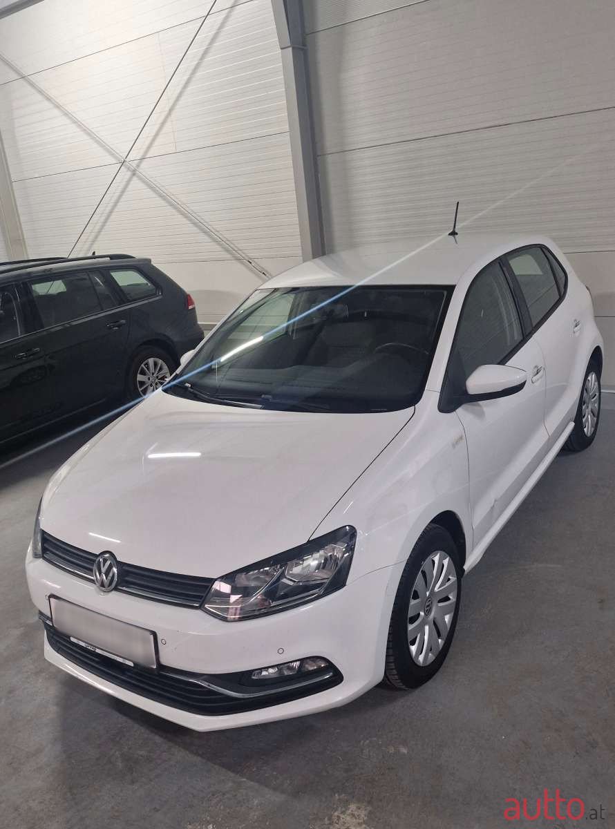 2014' Volkswagen Polo photo #4