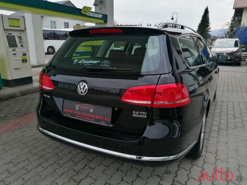 2011' Volkswagen Passat photo #5