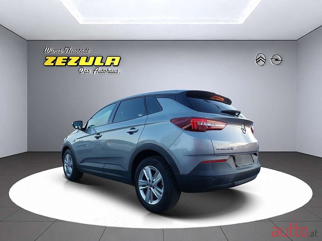 2018' Opel Grandland X photo #2