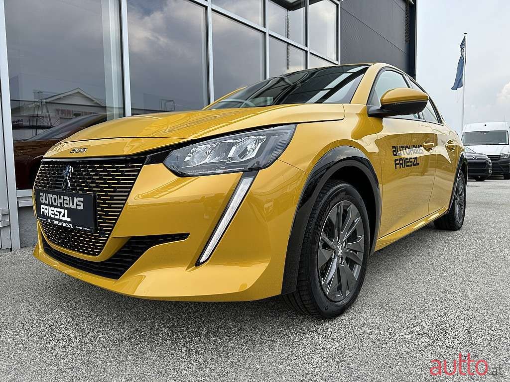 2022' Peugeot e-208 photo #1