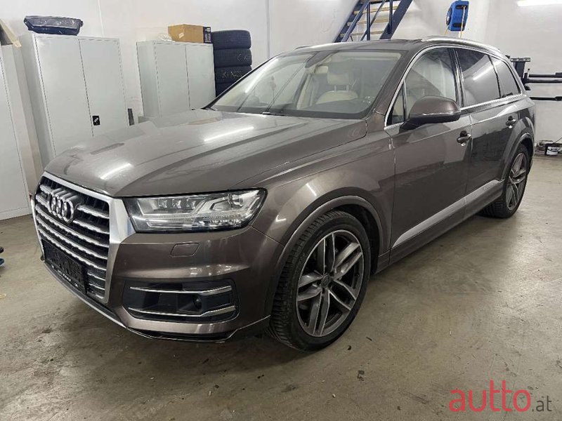 2015' Audi Q7 photo #2