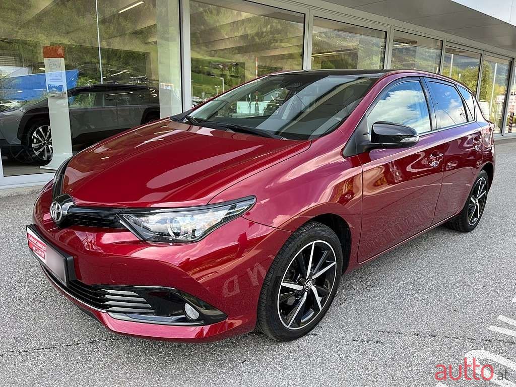 2019' Toyota Auris photo #1
