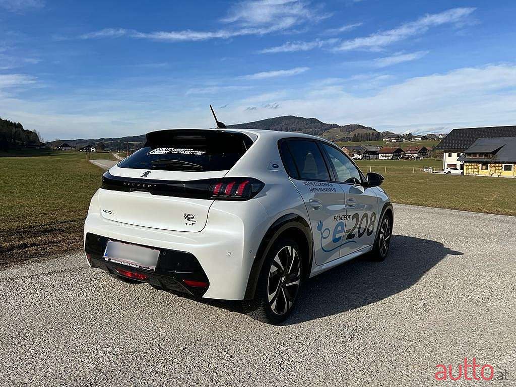 2022' Peugeot 208 photo #5