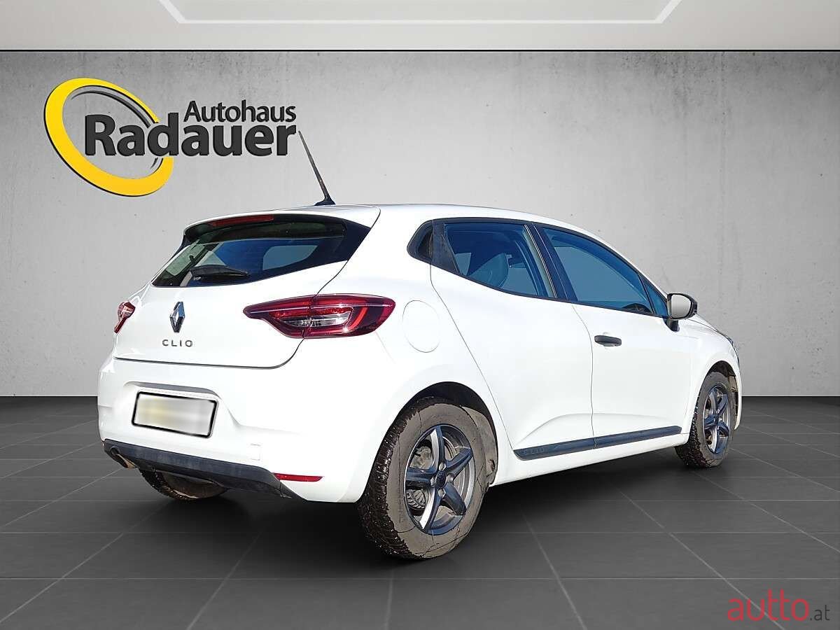 2020' Renault Clio photo #6