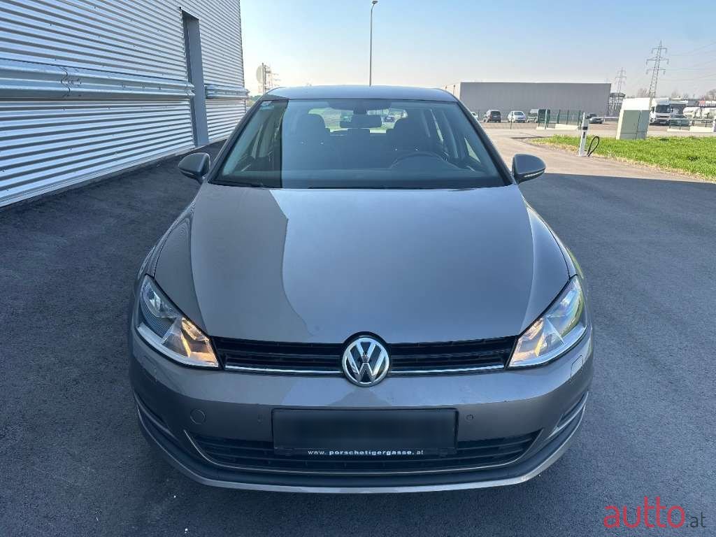2016' Volkswagen Golf photo #2