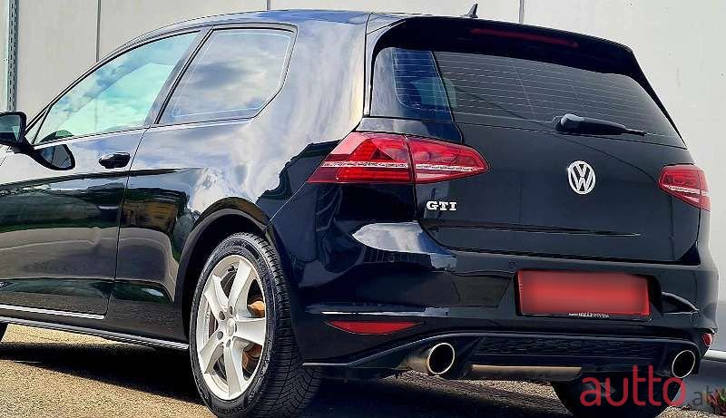 2016' Volkswagen Golf photo #2