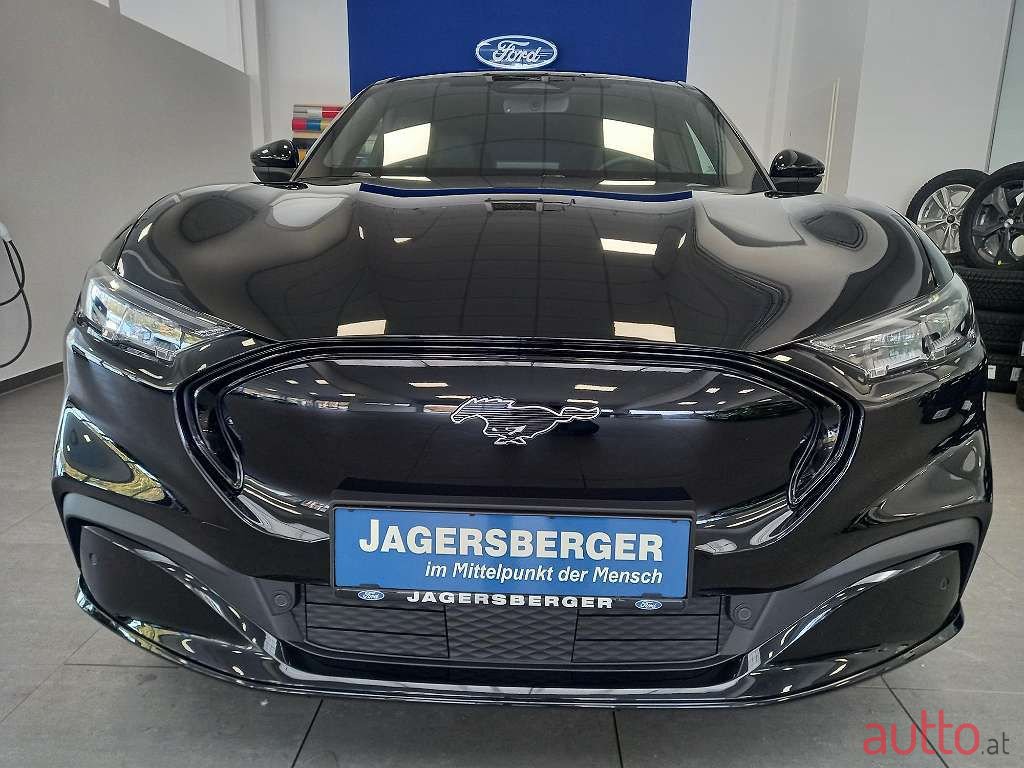 2022' Ford Mustang Mach-E photo #2