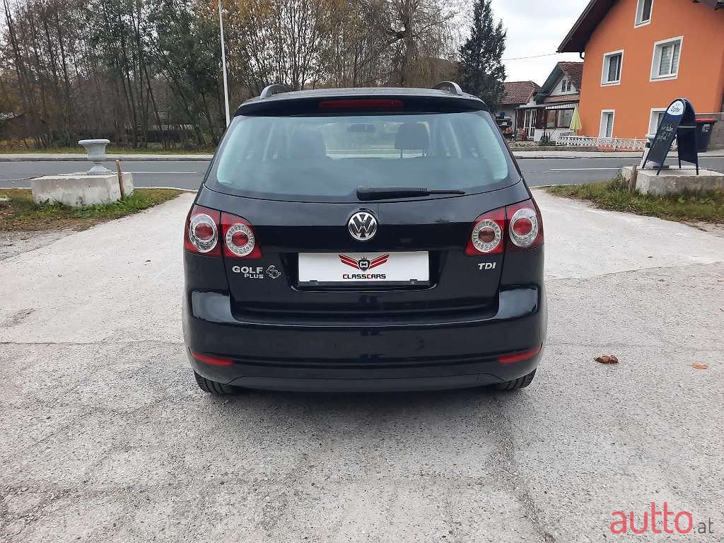 2010' Volkswagen Golf photo #5