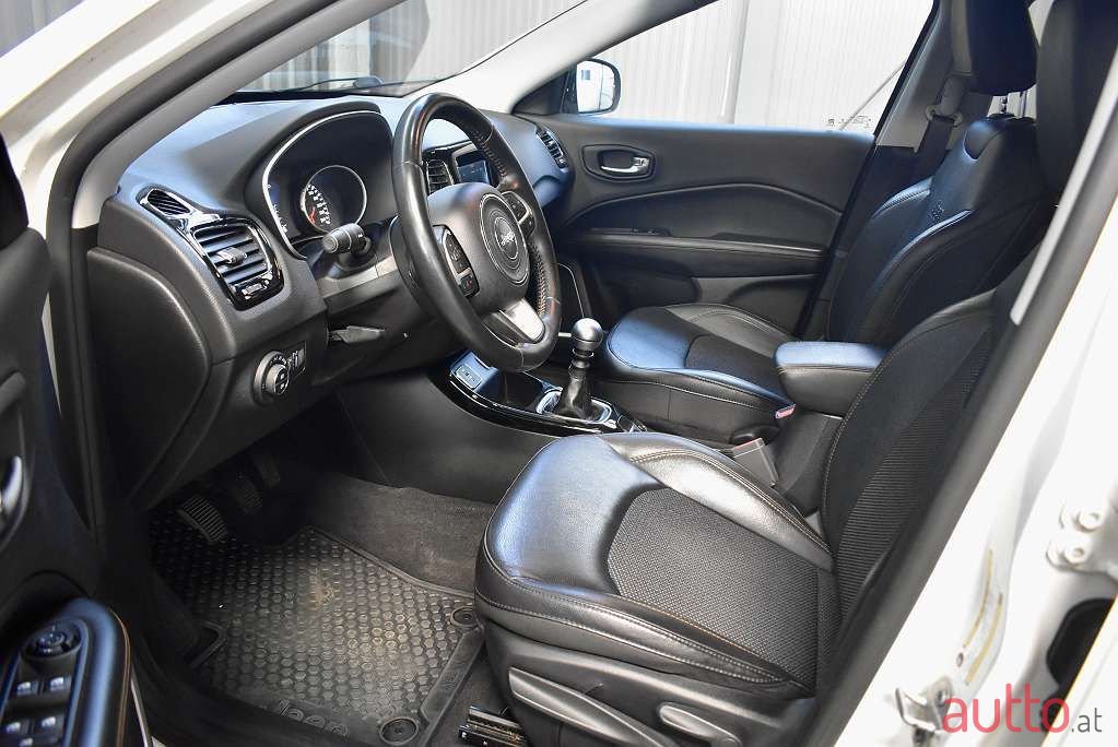 2018' Jeep Compass photo #5