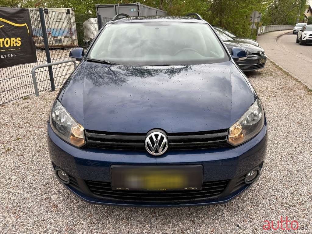 2011' Volkswagen Golf photo #2