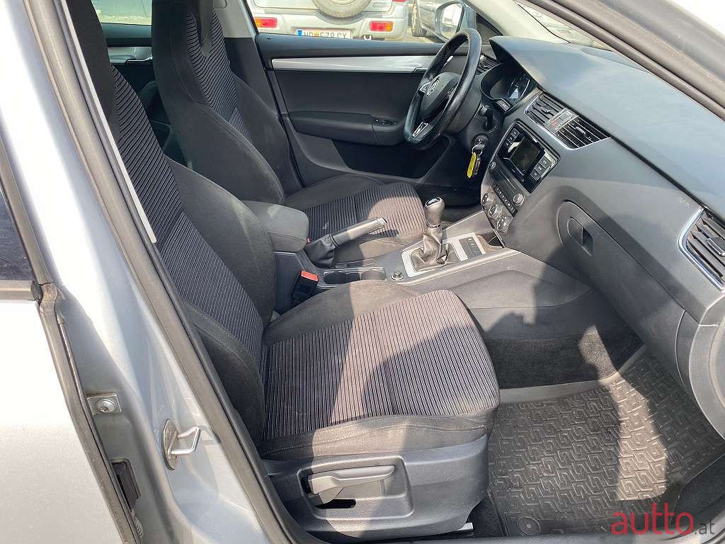 2016' Skoda Octavia photo #2